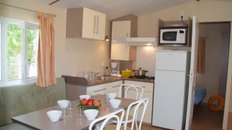 Camping La Célestine 3*, Camping 3* à Beynes (Alpes de Haute Provence) - Location Mobil Home pour 6 personnes - Photo N°3