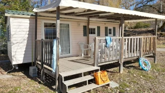 Camping La Célestine 3*, Camping 3* à Beynes (Alpes de Haute Provence) - Location Mobil Home pour 6 personnes - Photo N°3