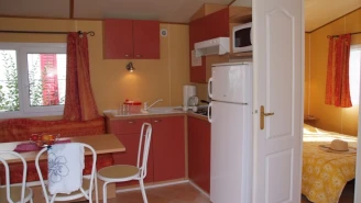 Camping Le Saint Clair 3*, Camping 3* à Moustiers Sainte Marie (Alpes de Haute Provence) - Location Mobil Home pour 8 personnes - Photo N°3