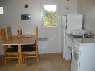 Camping Universal - 4*, Camping 4* à Rochegude (Gard) - Location Chalet pour 4 personnes - Photo N°4