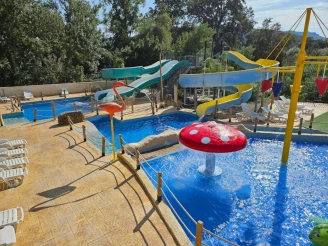 Camping Vert Gapeau - 4*, Camping 4* à Hyères (Var) - Location Mobil Home pour 5 personnes - Photo N°2