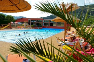 Camping de la Cascade, Camping 4* à Saint Rome de Tarn (Aveyron) - Location Maison pour 6 personnes - Photo N°2