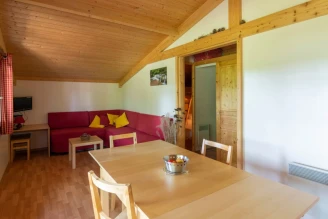 Camping de la Forêt 3*, Camping 3* à Levier (Doubs) - Location Chalet pour 7 personnes - Photo N°4