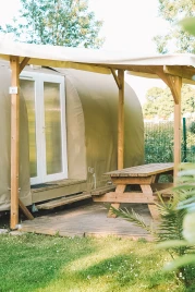 Camping de la Gères 3*, Camping 3* à Surgères (Charente Maritime) - Location Tente équipée pour 4 personnes - Photo N°3