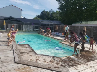Camping de la Gères 3*, Camping 3* à Surgères (Charente Maritime) - Location Yourte pour 4 personnes - Photo N°2