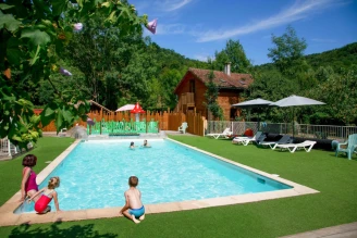 Camping l'Arize 4*, Camping 4* à La Bastide de Sérou (Ariège) - Location Mobil Home pour 5 personnes - Photo N°2