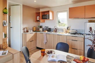 Castel Camping La Garangeoire - 5*, Camping 5* à Saint Julien des Landes (Vendée) - Location Mobil Home pour 4 personnes - Photo N°3