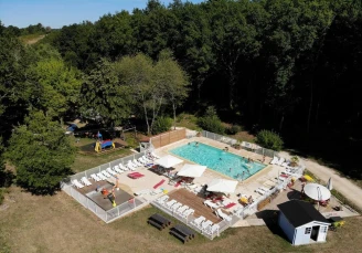 Domaine de Corneuil 3*, Camping 3* à Mareuil (Dordogne) - Location Tente équipée pour 4 personnes - Photo N°2