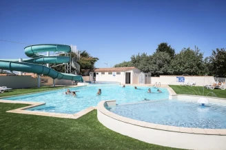 Camping Le Pavillon - 3*, Camping 3* à La Mothe Achard (Vendée) - Location Mobil Home pour 4 personnes - Photo N°2