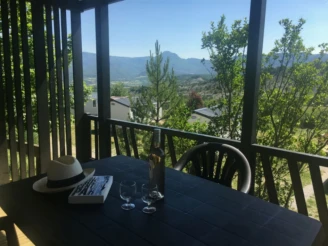 Camping Les Hauts de Rosans 4*, Camping 4* à Rosans (Hautes Alpes) - Location Chalet pour 5 personnes - Photo N°4