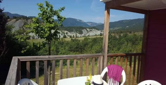 Camping Les Hauts de Rosans 4*, Camping 4* à Rosans (Hautes Alpes) - Location Mobil Home pour 6 personnes - Photo N°3