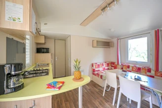 , Camping 3* à Castries (Hérault) - Location Mobil Home pour 4 personnes - Photo N°1