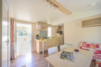 , Camping 3* à Castries (Hérault) - Location Mobil Home pour 4 personnes - Photo N°4