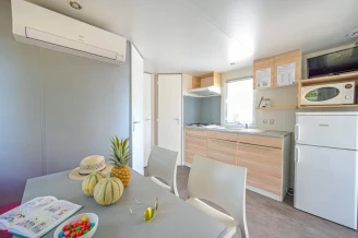 Camping le FONDESPIERRE - 3*, Camping 3* à Castries (Hérault) - Location Mobil Home pour 5 personnes - Photo N°4