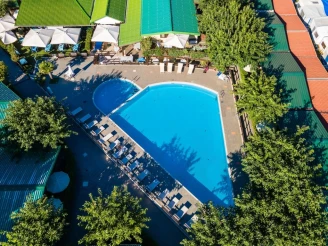 Camping Heliopolis 4*, Camping 4* à Pineto (Teramo) - Location Bungalow pour 4 personnes - Photo N°2