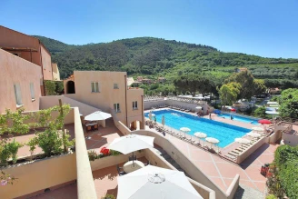 Il Villaggio di Giuele - 3*, Camping 3* à Finale Ligure (Savone) - Location Mobil Home pour 4 personnes - Photo N°2