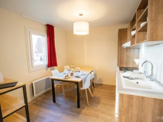Résidence Hameaux de la Perrière 3*, Camping 3* à Saint Colomban des Villards (Savoie) - Location Appartement pour 6 personnes - Photo N°4