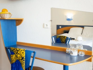 Résidence Le Neptune 3*, Camping 3* à Saint Pierre La Mer (Aude) - Location Appartement pour 2 personnes - Photo N°3
