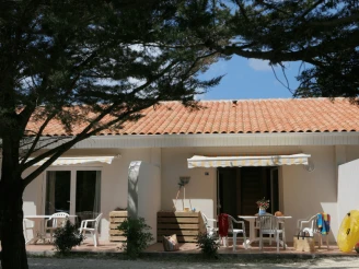 Camping Les Sables Vigniers 3*, Camping 3* à Saint Georges d'Oléron (Charente Maritime) - Location Appartement pour 2 personnes - Photo N°3