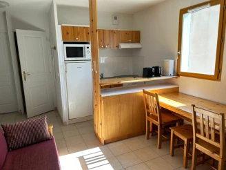 , Camping à Montbrun les Bains (Drôme) - Location Appartement pour 4 personnes - Photo N°4