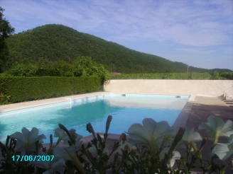 Village Camping LES VIGNES - 3*, Camping 3* à Puy l'Évêque (Lot) - Location Gite pour 4 personnes - Photo N°3