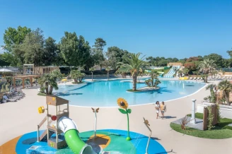 , Camping 4* à Saint Palais sur Mer (Charente Maritime) - Location Mobil Home pour 4 personnes - Photo N°2