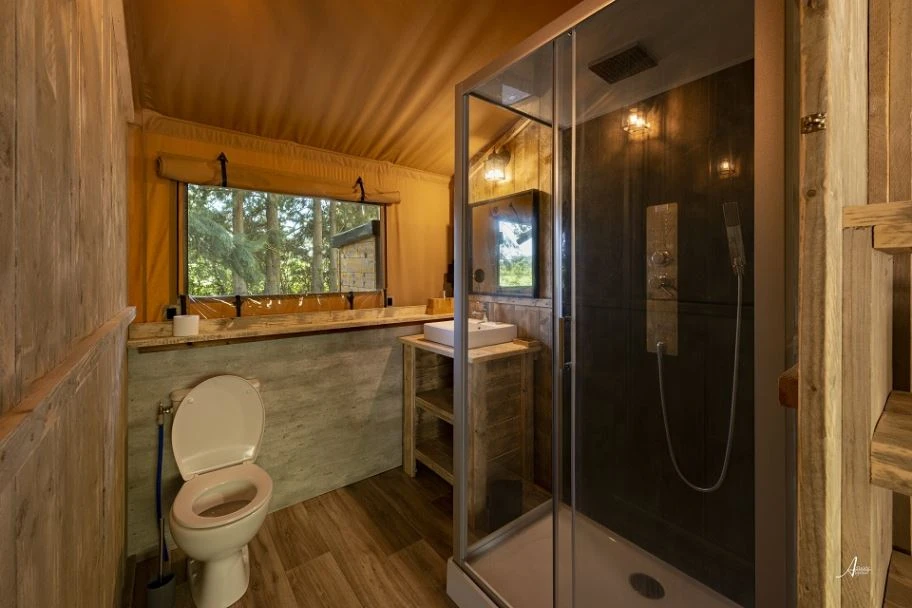 CAMPING U CASONE 3*, Camping à Ghisonaccia (Haute Corse) - Location Tente équipée pour 5 personnes - Photo N°8