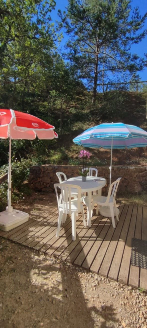 Camping Aux Vallons - 3*, Camping à Bauduen (Var) - Location Tente équipée pour 4 personnes - Photo N°4