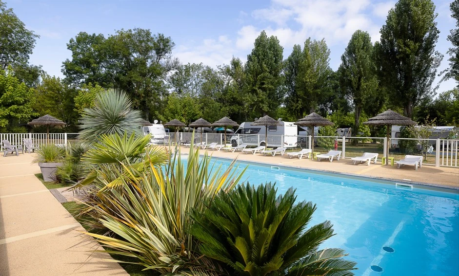 Camping LA CIGALINE - 3*, Camping 3* à Montpon Ménestérol (Dordogne) - Location Mobil Home pour 4 personnes - Photo N°2