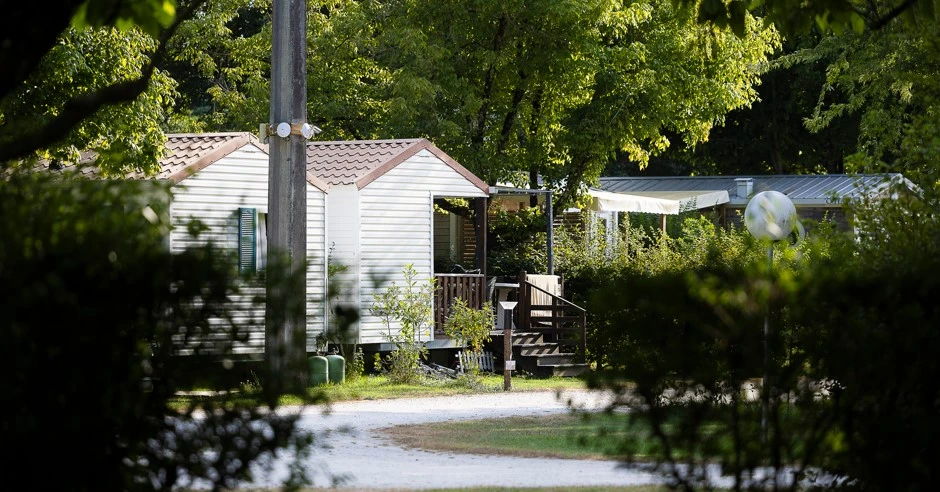 Camping LA CIGALINE - 3*, Camping 3* à Montpon Ménestérol (Dordogne) - Location Mobil Home pour 4 personnes - Photo N°15