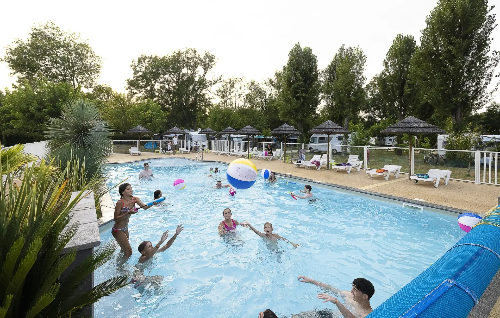 Camping LA CIGALINE - 3*, Camping 3* à Montpon Ménestérol (Dordogne) - Location Mobil Home pour 4 personnes - Photo N°7