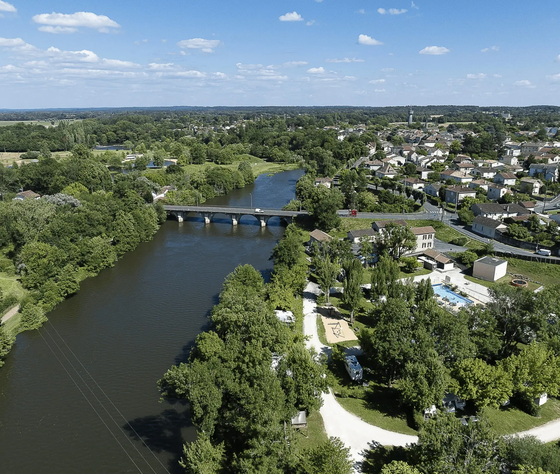 Camping LA CIGALINE - 3*, Camping 3* à Montpon Ménestérol (Dordogne) - Location Mobil Home pour 4 personnes - Photo N°14