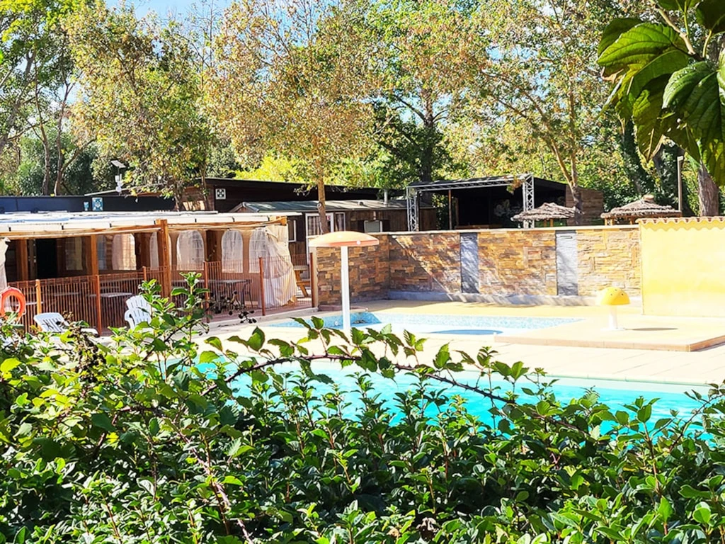 Camping Le Val de Cesse 4*, Camping 4* à Mirepeisset (Aude) - Location Tente équipée pour 4 personnes - Photo N°7
