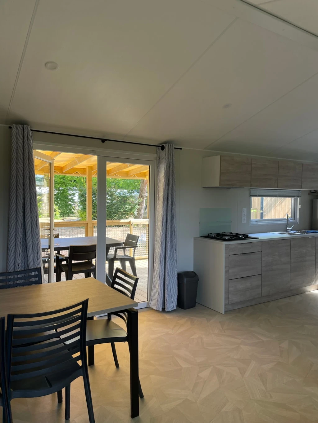 Camping Les Charmes - 4*, Camping 4* à Apremont (Vendée) - Location Mobil Home pour 6 personnes - Photo N°4
