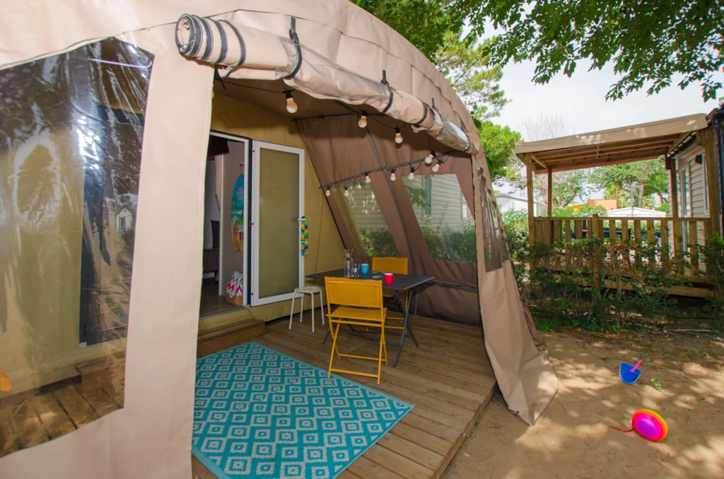 Camping Les Jardins d'Agathe - 4*, Camping 4* à Grau D'Agde (Hérault) - Location Tente équipée pour 4 personnes - Photo N°6