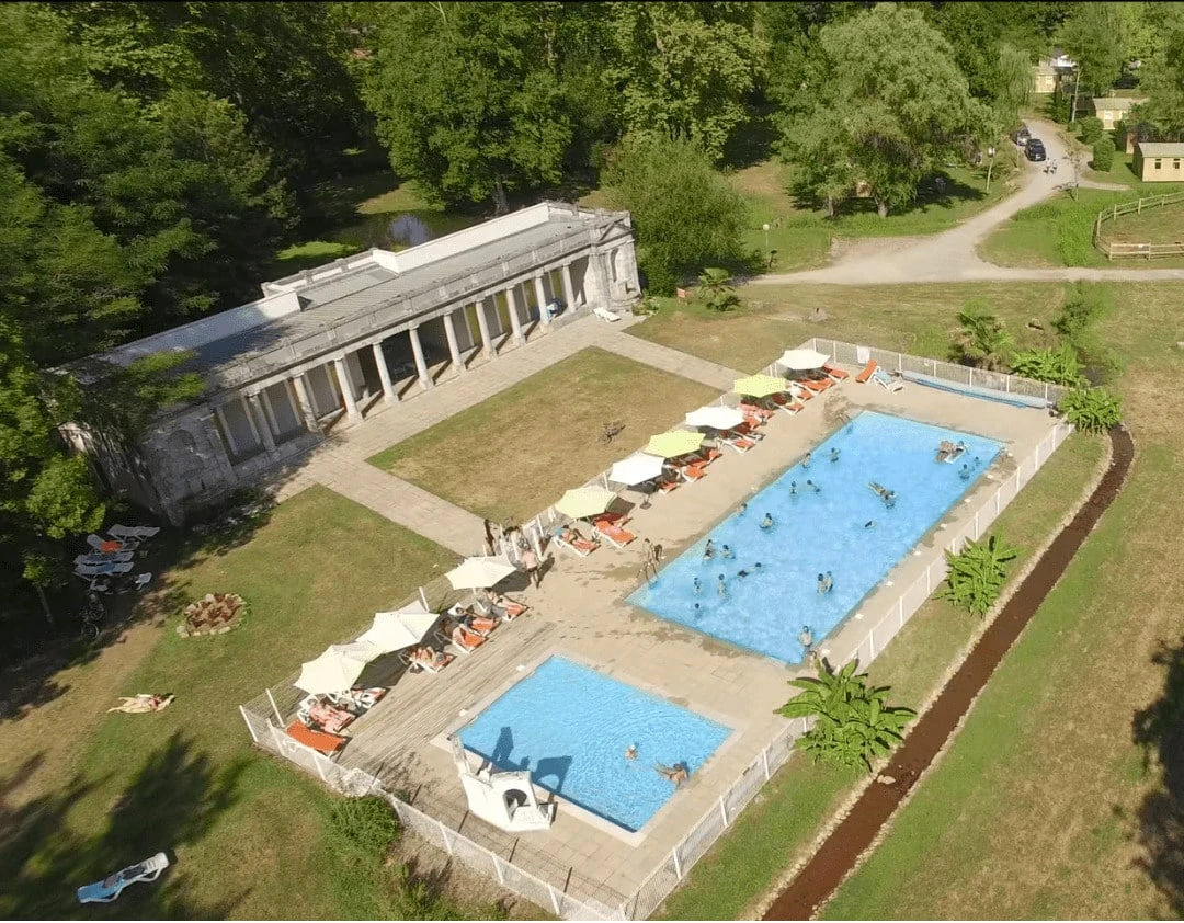 Camping Parc d'Audinac les Bains - 3*, Camping à Audinac les bains (Ariège) - Location Chalet pour 7 personnes - Photo N°2