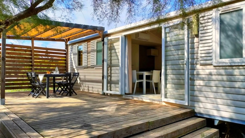 Camping Félix de la Bastide 3*, Camping 3* à Saint Mitre les Remparts (Bouches du Rhône) - Location Mobil Home pour 6 personnes - Photo N°3