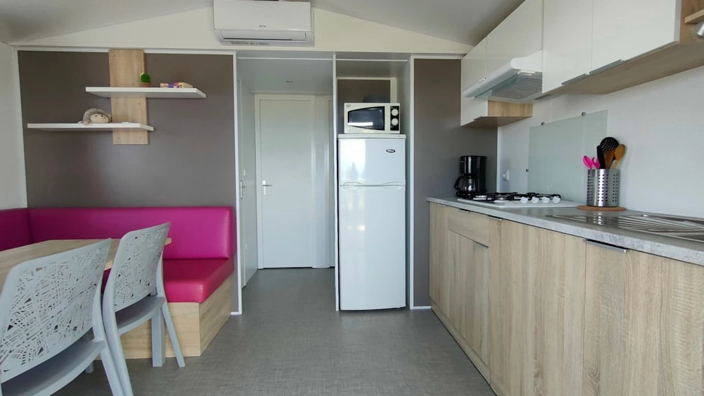 Camping Félix de la Bastide 3*, Camping 3* à Saint Mitre les Remparts (Bouches du Rhône) - Location Mobil Home pour 4 personnes - Photo N°8