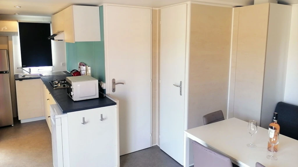 Camping Félix de la Bastide 3*, Camping 3* à Saint Mitre les Remparts (Bouches du Rhône) - Location Mobil Home pour 6 personnes - Photo N°4