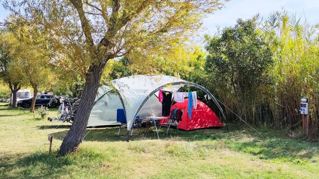 Camping Félix de la Bastide 3*, Camping 3* à Saint Mitre les Remparts (Bouches du Rhône) - Location Mobil Home pour 6 personnes - Photo N°12