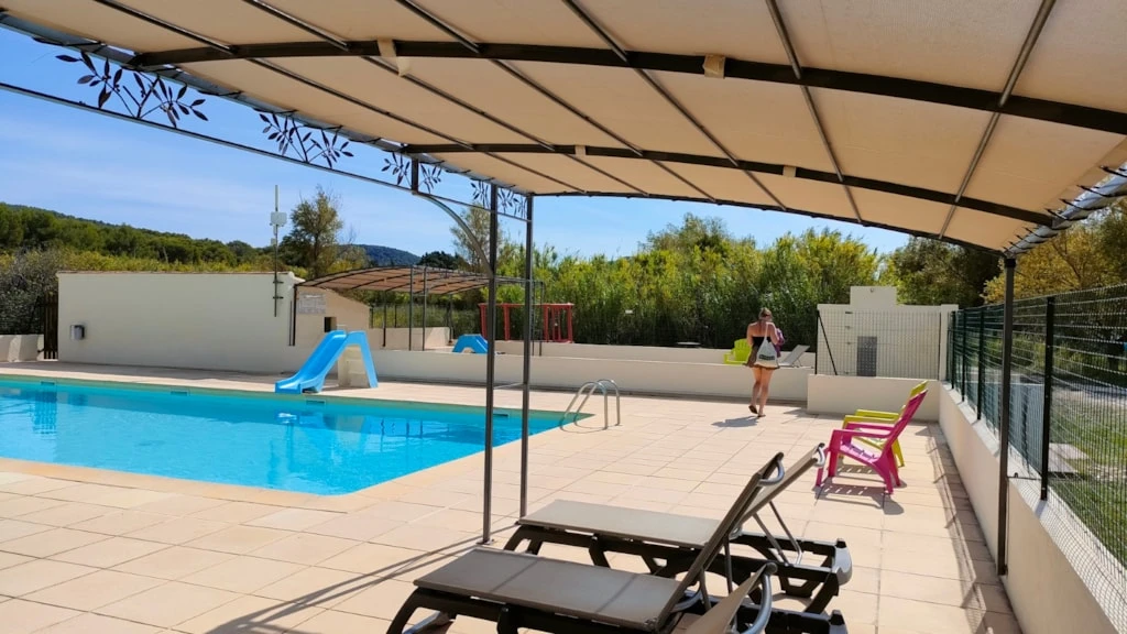 Camping Félix de la Bastide 3*, Camping 3* à Saint Mitre les Remparts (Bouches du Rhône) - Location Mobil Home pour 6 personnes - Photo N°21