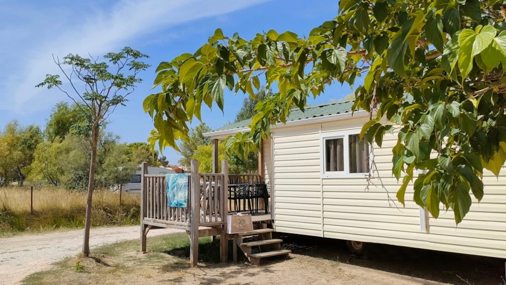 Camping Félix de la Bastide 3*, Camping 3* à Saint Mitre les Remparts (Bouches du Rhône) - Location Mobil Home pour 6 personnes - Photo N°1
