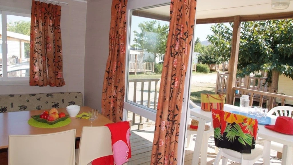 Camping La Célestine 3*, Camping 3* à Beynes (Alpes de Haute Provence) - Location Mobil Home pour 4 personnes - Photo N°5
