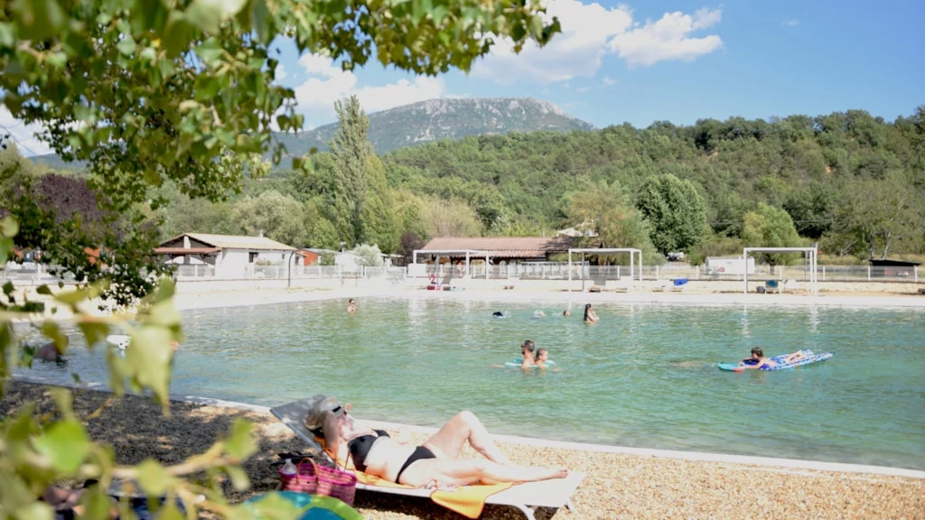 Camping La Célestine 3*, Camping 3* à Beynes (Alpes de Haute Provence) - Location Mobil Home pour 4 personnes - Photo N°14