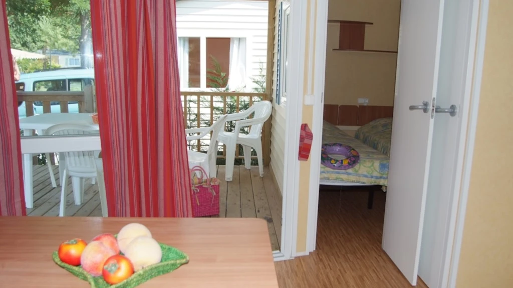 Camping Le Saint Clair 3*, Camping 3* à Moustiers Sainte Marie (Alpes de Haute Provence) - Location Mobil Home pour 4 personnes - Photo N°3