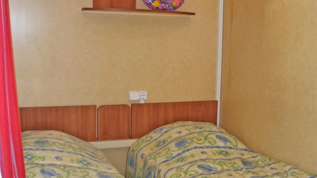 Camping Le Saint Clair 3*, Camping 3* à Moustiers Sainte Marie (Alpes de Haute Provence) - Location Mobil Home pour 4 personnes - Photo N°8