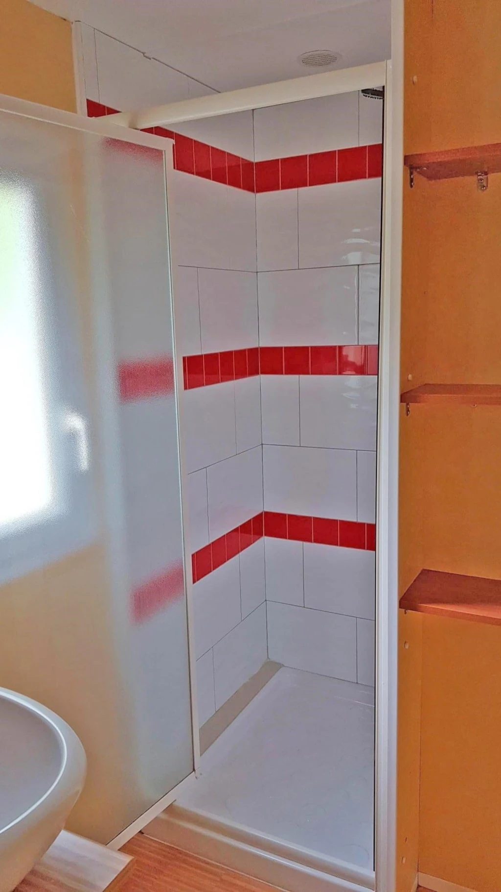 Camping Le Saint Clair 3*, Camping 3* à Moustiers Sainte Marie (Alpes de Haute Provence) - Location Mobil Home pour 4 personnes - Photo N°9