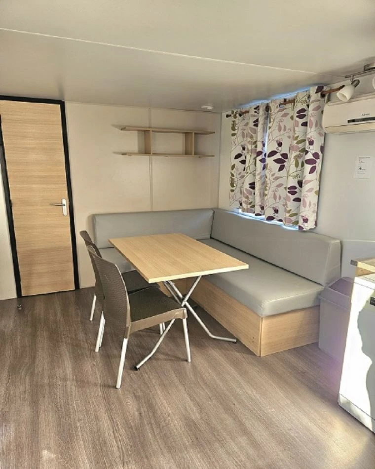 Camping de Charlieu 3*, Camping à Charlieu (Loire) - Location Mobil Home pour 6 personnes - Photo N°3