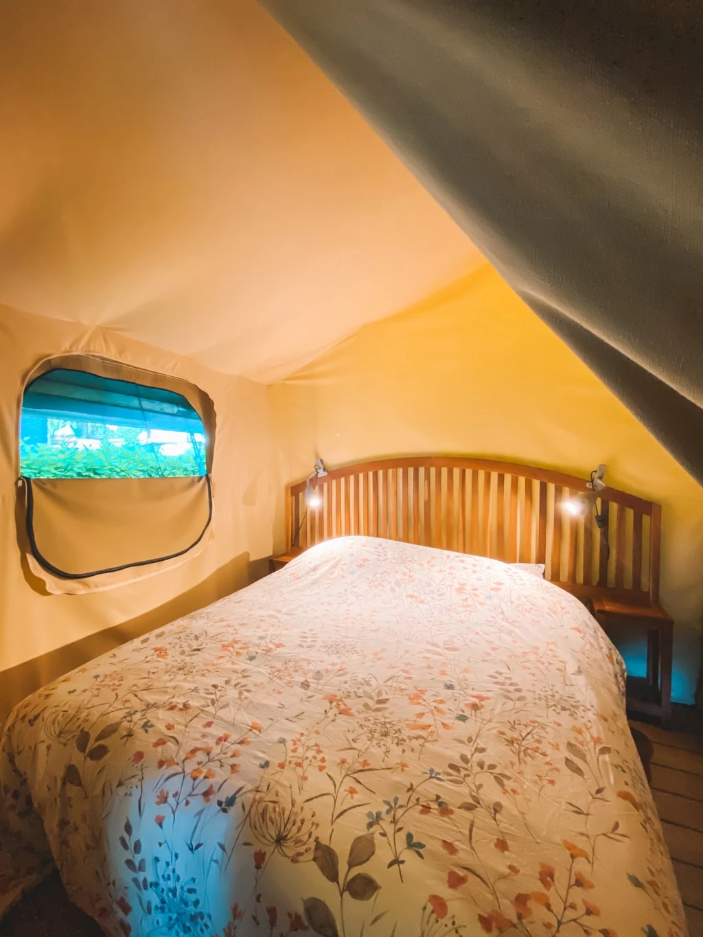Camping de la Gères 3*, Camping 3* à Surgères (Charente Maritime) - Location Tente équipée pour 5 personnes - Photo N°10