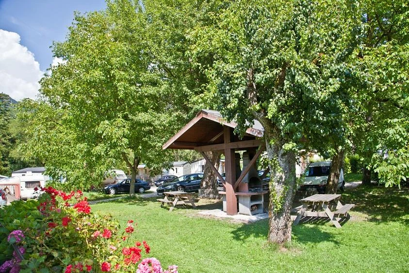 Camping des Neiges - 3*, Camping 3* à Aigueblanche (Savoie) - Location Mobil Home pour 6 personnes - Photo N°13